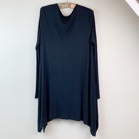 SOFT SURROUNDINGS Timely Scoop Neck tunic top drape to an angled high-low hem. - Picture 6 of 9